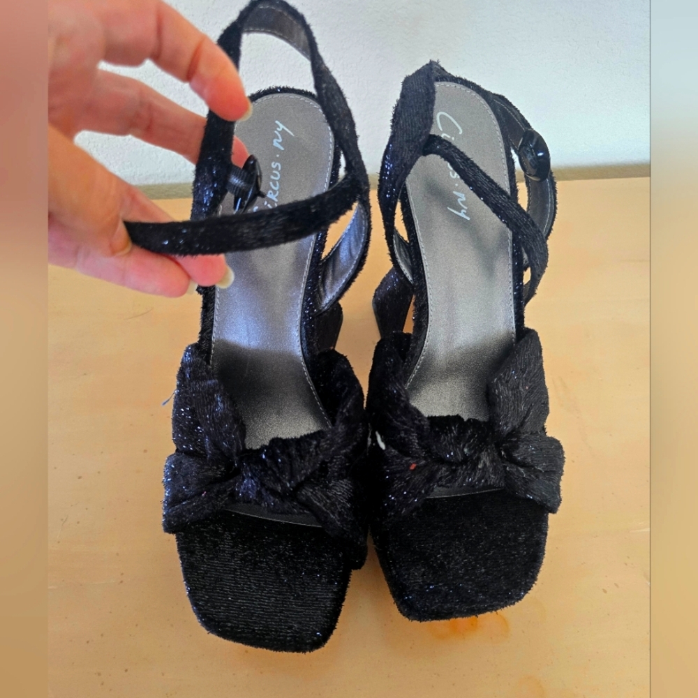 Elegant Black Women's Sandals